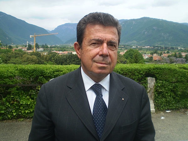 “La Caserma Fincato resta in vendita”