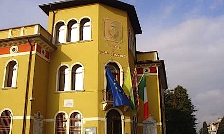 A Romano la politica corre sul web