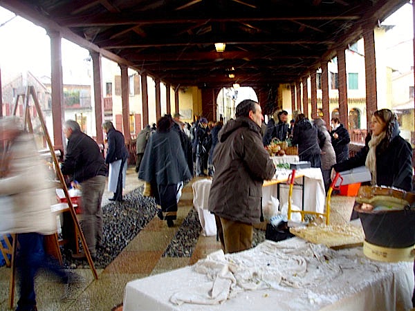 Il “mercato” sotto la neve