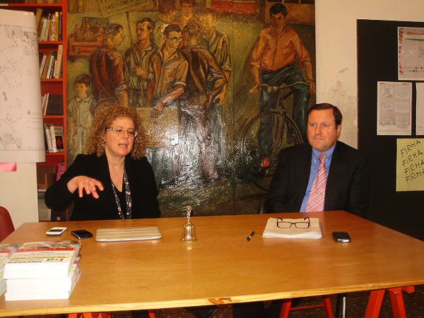 I segretari regionale e cittadino del Partito Democratico, Rosanna Filippin e Giovanni Reginato, all'incontro-stampa di presentazione dell'iniziativa