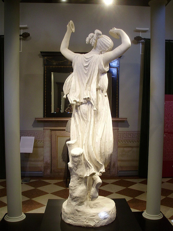 "La danzatrice con i cembali"