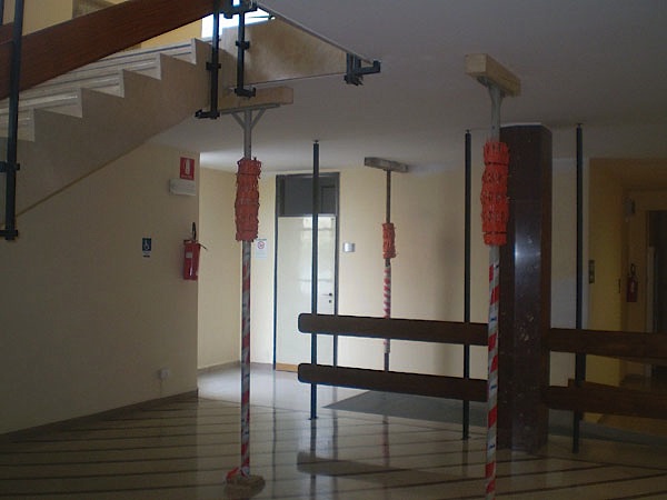 Quei puntelli ai soffitti dell'Ulss