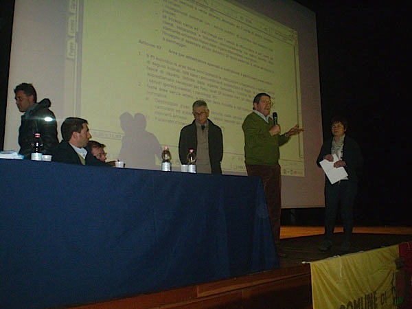 Gassificatore: all'assemblea scoppia il finimondo