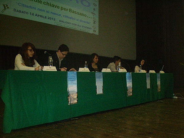“Dialogando” con i giovani