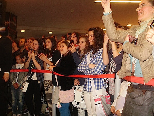 Folla al centro commerciale per Dolcenera