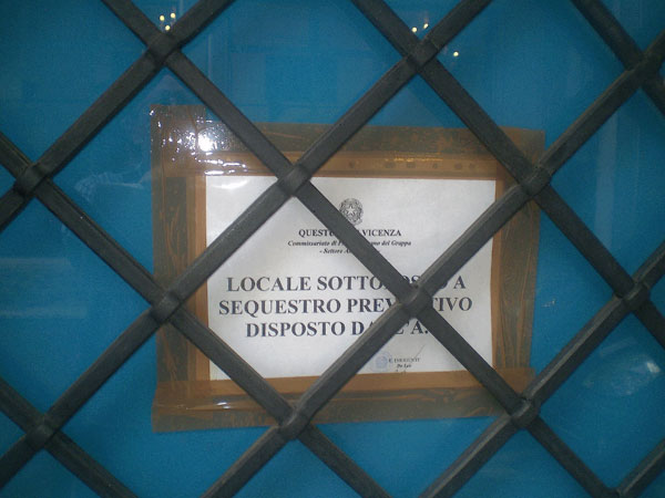 Vicolo Bastion, sigillata la “casa del sesso”