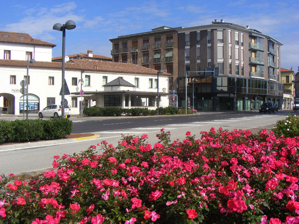 “Cambiamo il nome a Piazzale Cadorna”