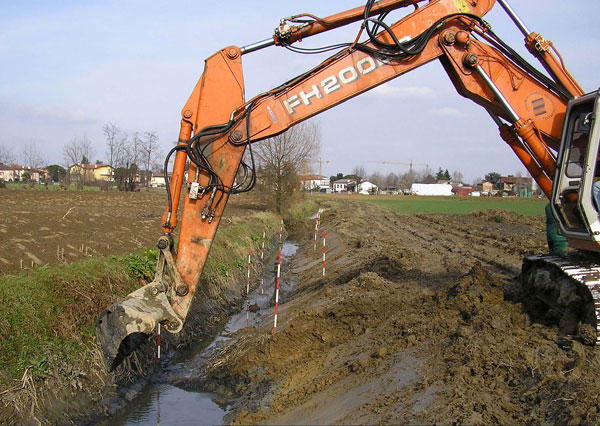 Canali d'acqua, è tempo di pulizie