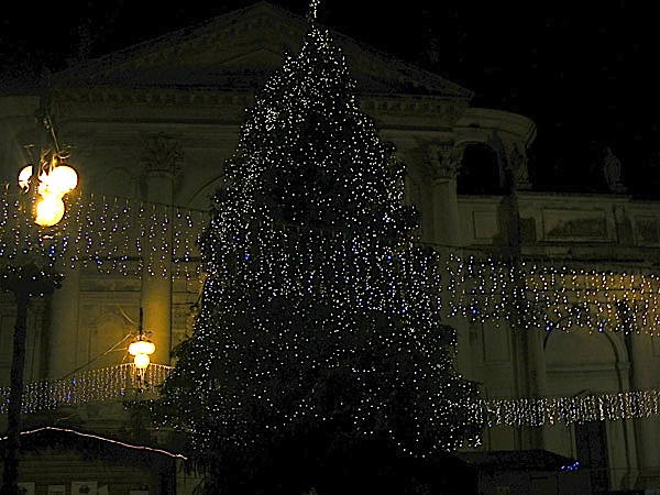 “In questo Natale pensiamo soprattutto ai giovani”