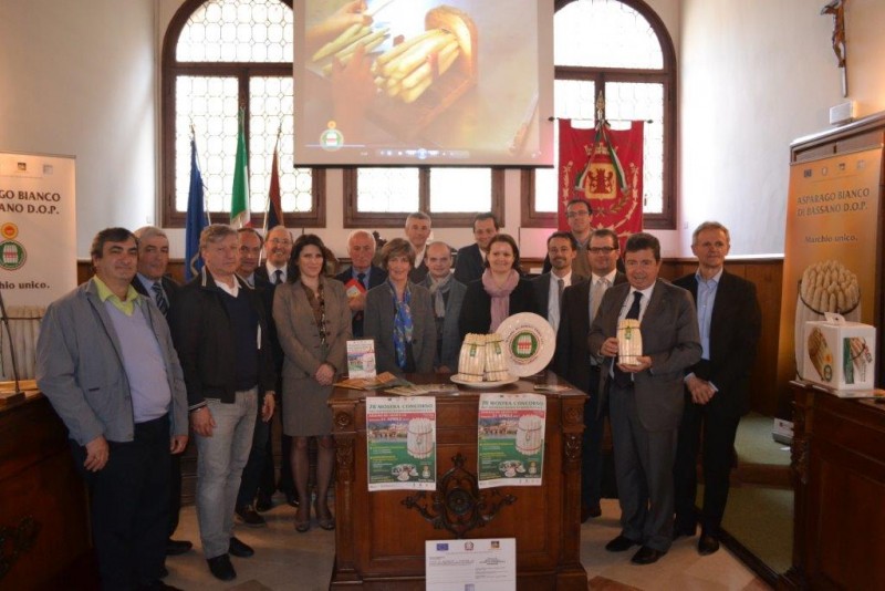 Asparago Bianco di Bassano D.O.P. inizia la stagione e conferma il marchio unico
