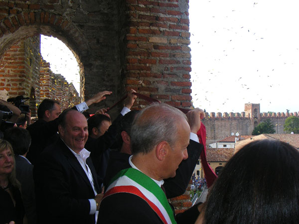 Cittadella inaugura le Mura con il nastro da Guinness dei Primati