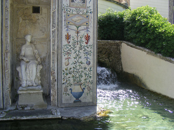 Casina Pio IV - Fontana della Peschiera