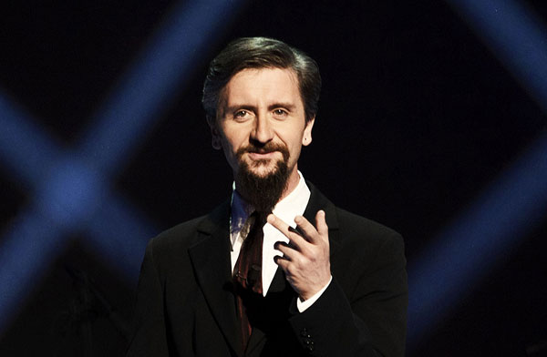 Ascanio Celestini parla alla nazione e inaugura Operaestate