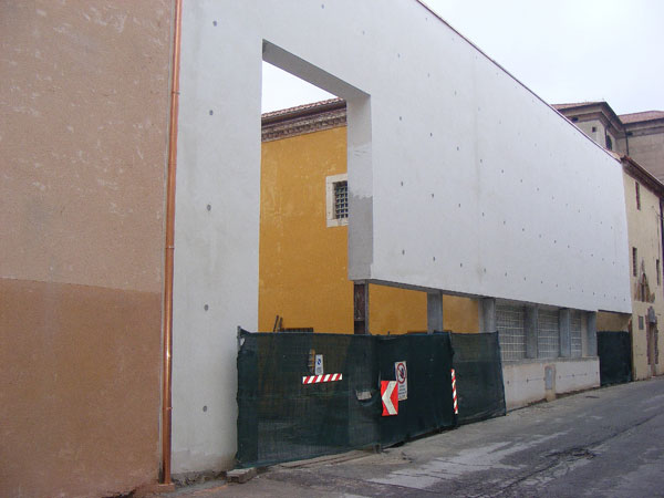 Il monumento al nulla