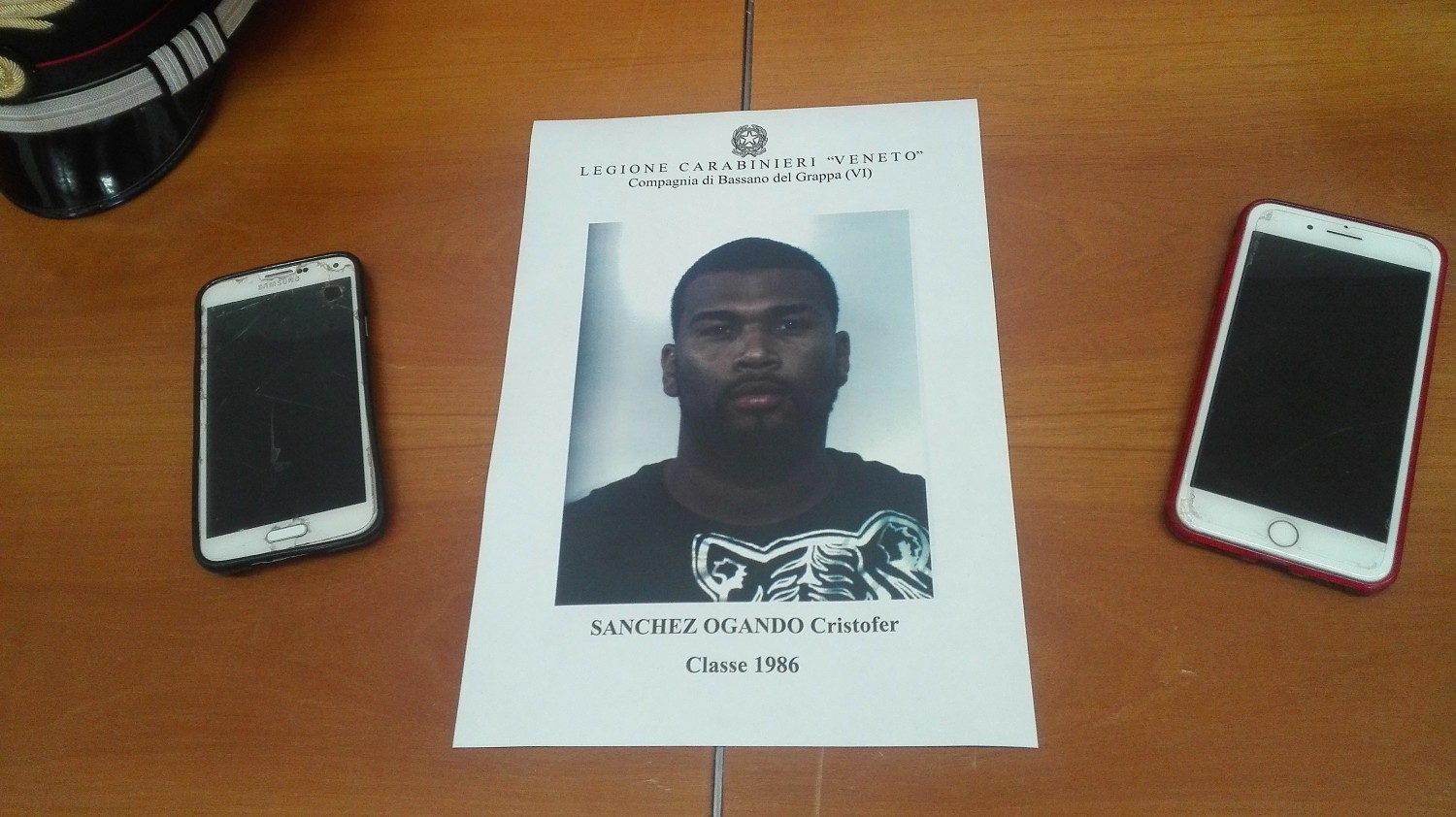 Il corriere della droga arrestato (foto Alessandro Tich)