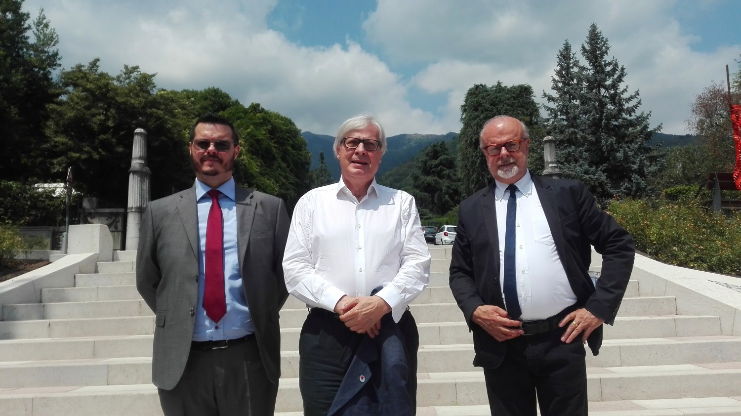 Il sindaco di Possagno Valerio Favero, Vittorio Sgarbi e Mario Guderzo (foto Alessandro Tich)