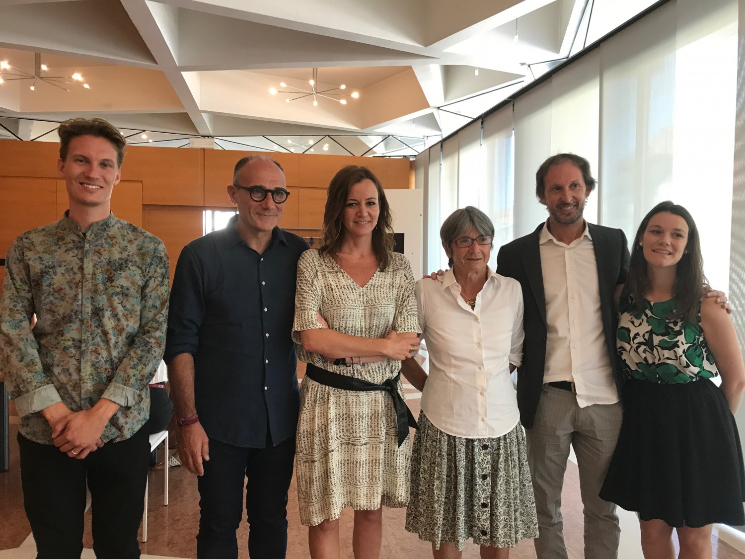 Foto di gruppo in conferenza stampa