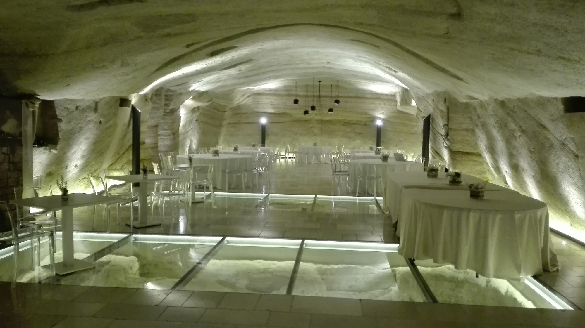 Masseria Fortificata San Francesco - interno la sera prima dell'evento (foto Alessandro Tich)