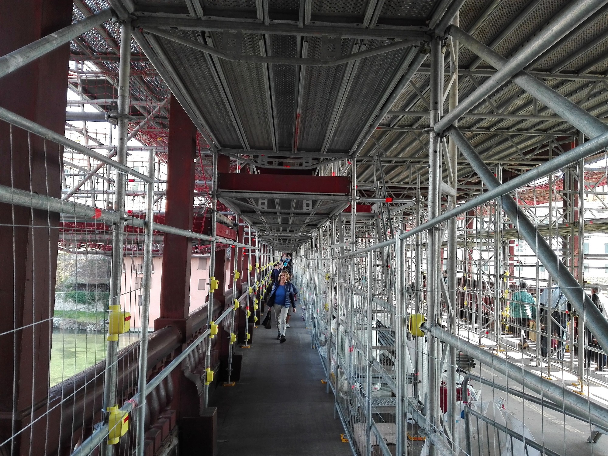 Corsia di transito sul Ponte