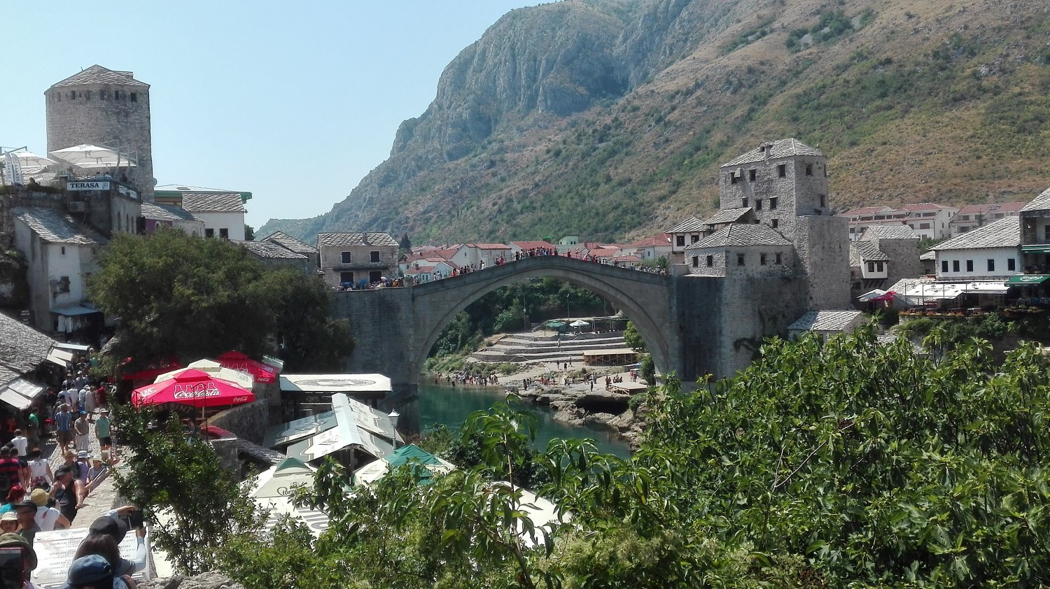 Scorcio della città vecchia di Mostar col Ponte (foto Alessandro Tich)