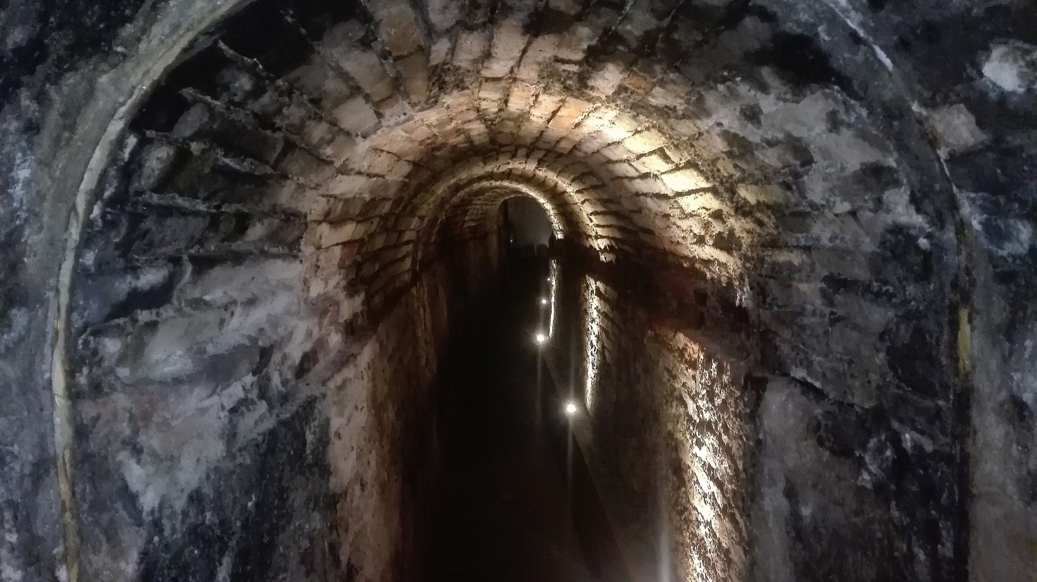 Tunnel inferiore all'interno della spalla (foto Alessandro Tich)