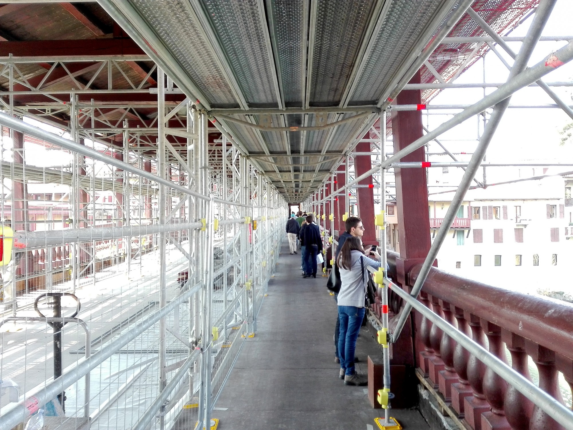 Corsia di transito sul Ponte