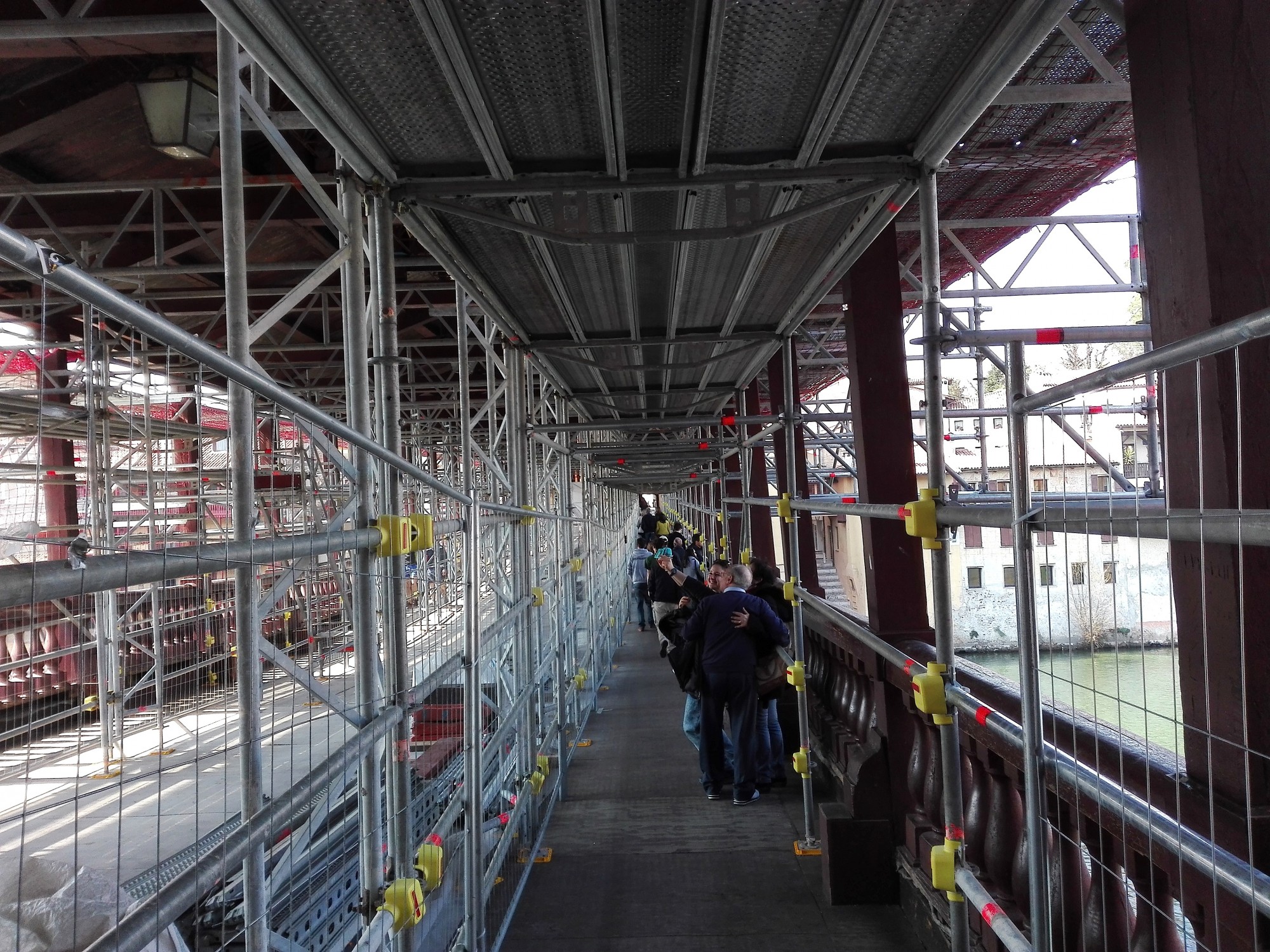 Corsia di transito sul Ponte