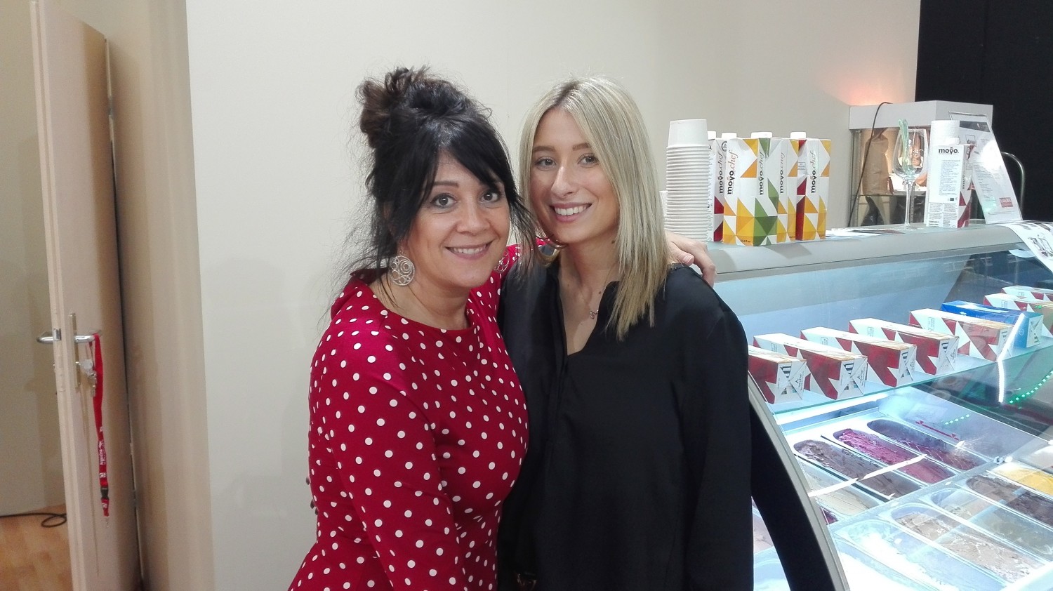 Anuga 2017. Stand Lauria & Friends, collettiva wertvolle MundArten: Silvia e Athina. Foto Alessandro Tich