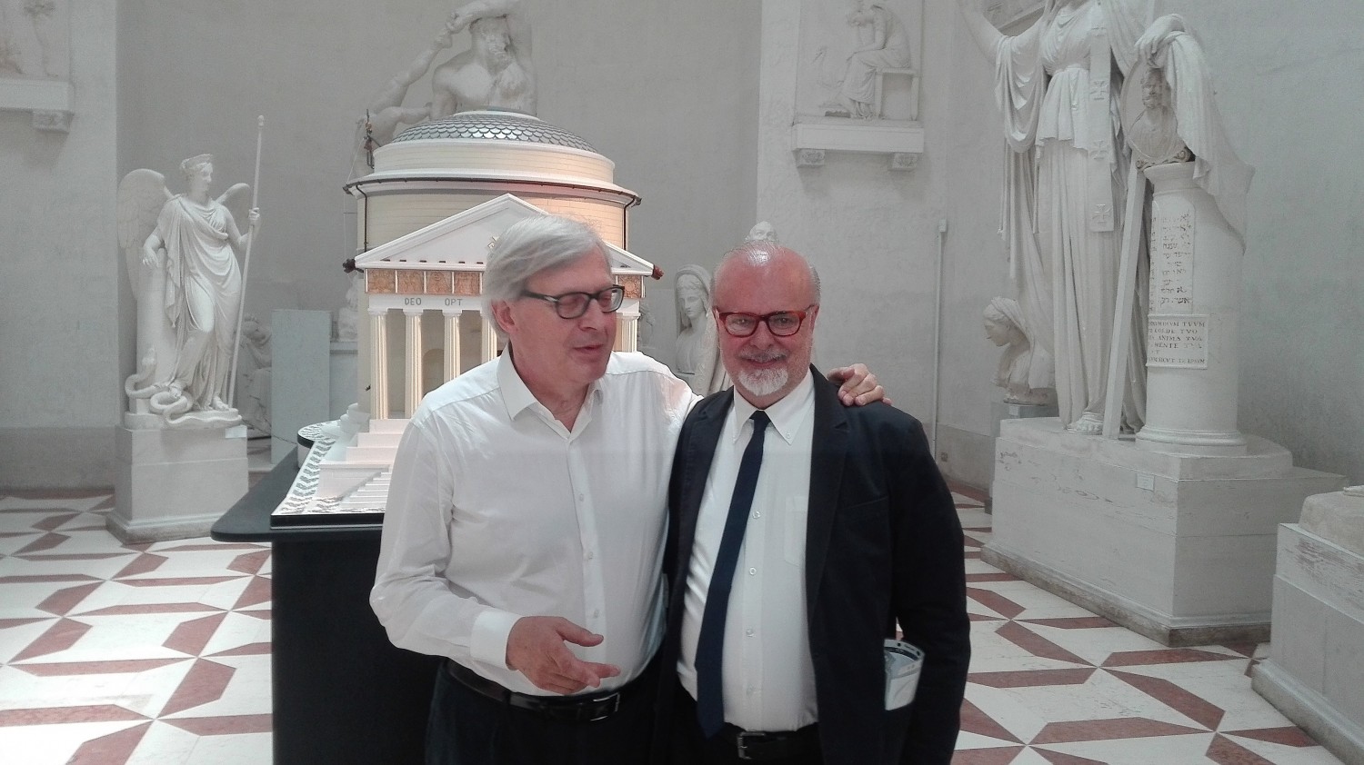 Vittorio Sgarbi e Mario Guderzzo (foto Alessandro Tich)