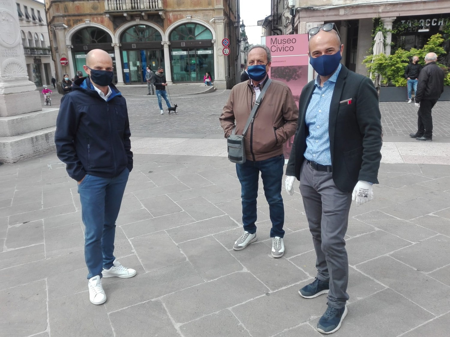 A sx il consigliere regionale Nicola Finco, a dx il consigliere comunale Riccardo Torre (foto Alessandro Tich)