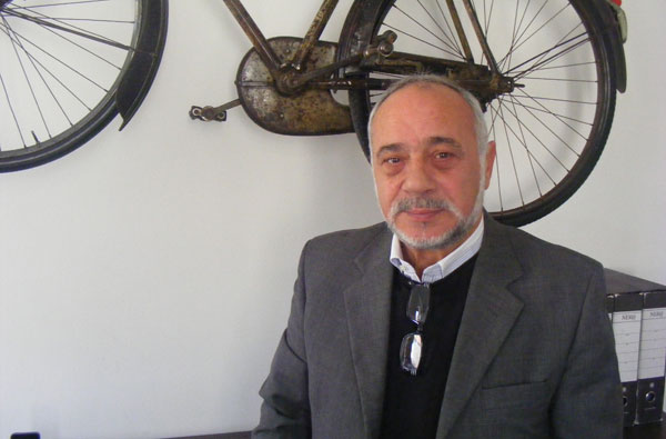 Destro allo stomaco