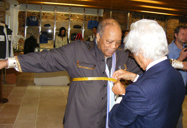 Prova sartoriale per Quincy Jones