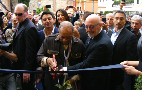 Il taglio del nastro