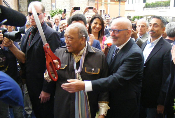 Il taglio del nastro