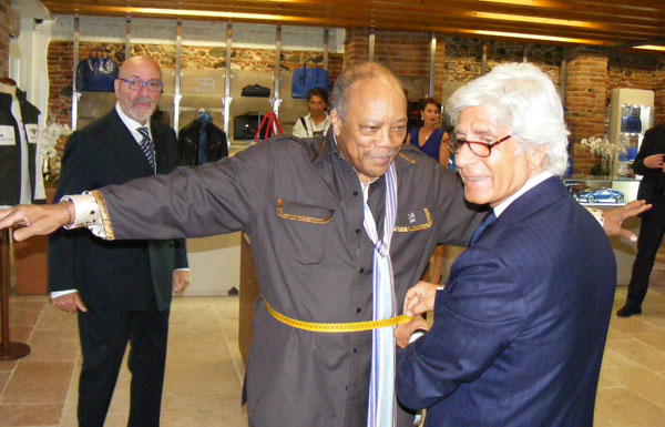 Prova sartoriale per Quincy Jones