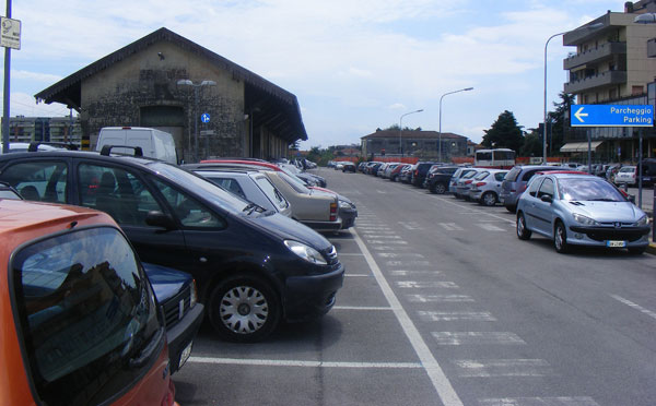 Il parcheggio in sospeso