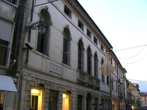 La città dei vestiti