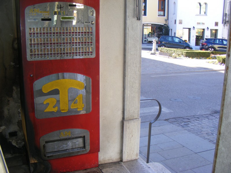 Piromane in azione in centro storico