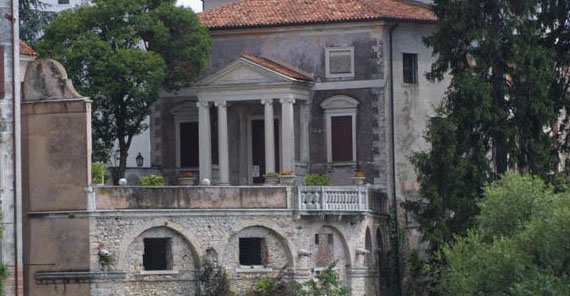 Pioggia sui Musei