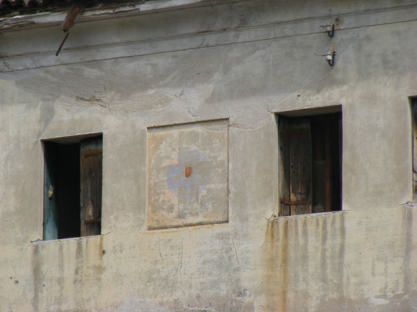 La croce dell'ospedale da campo della Grande Guerra