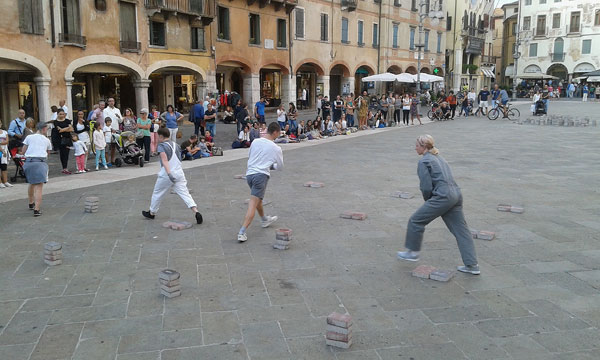 Il Ballo del Mattone