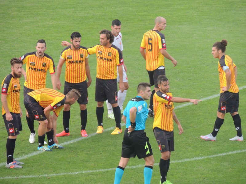 Le molteplici facce della concentrazione dipinta sul volto di Bizzotto&C, colte in una foto di Claudia Casarotto