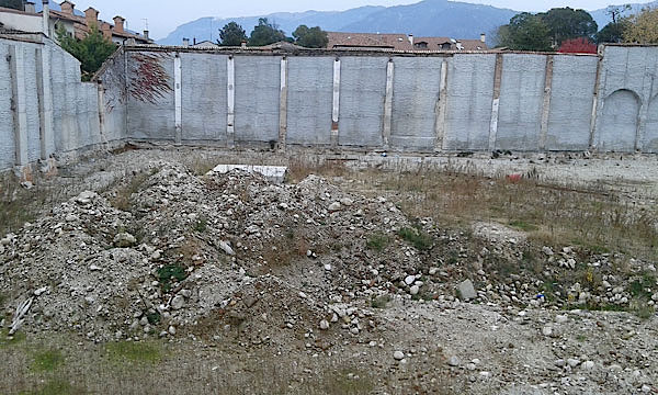 Indietro Tutta