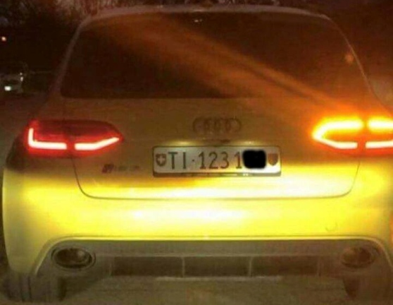 Caccia all’Audi gialla