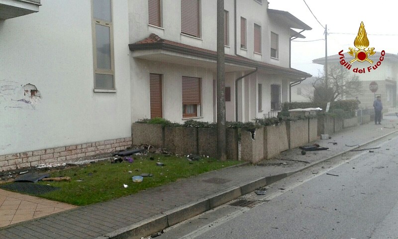 Terribile schianto, grave 22enne