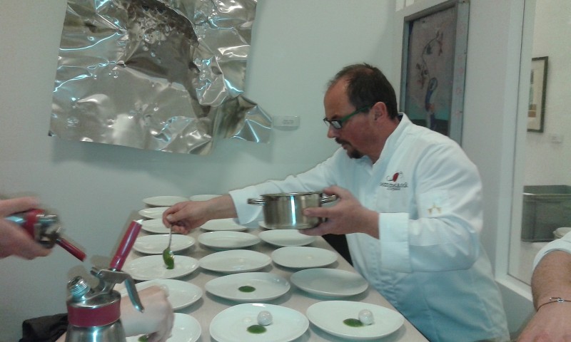 Erich Semmelrock in cucina