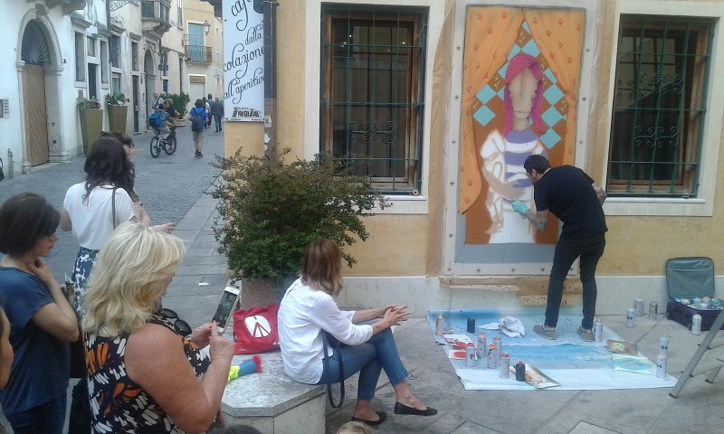 Un graffio nella città