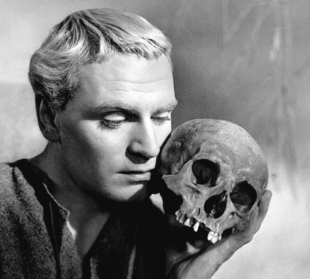 Una scena da Amleto di Laurence Olivier ( 1948) 