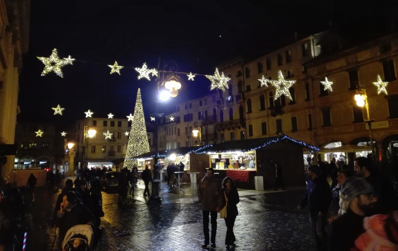E per tetto un cielo di stelle
