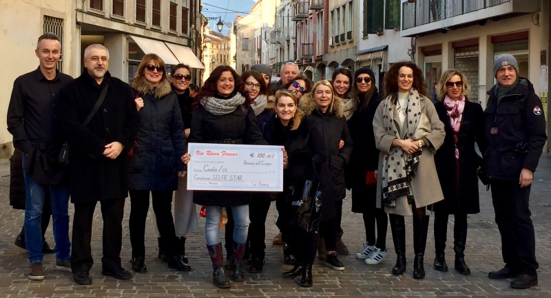 Via Roma Selfie Star